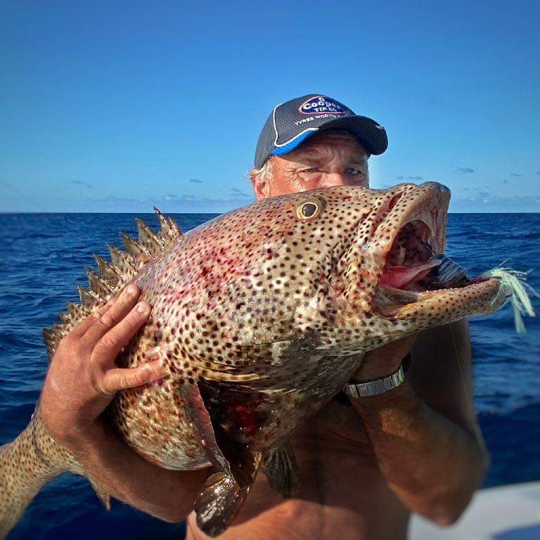 GLOW FREAKS - REEL 'N' DEAL TACKLE